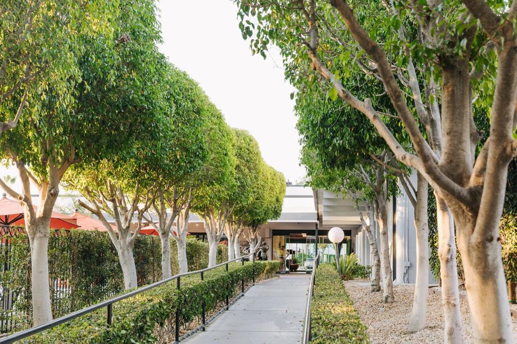 Palm Garden Hotel Thousand Oaks Exterior foto